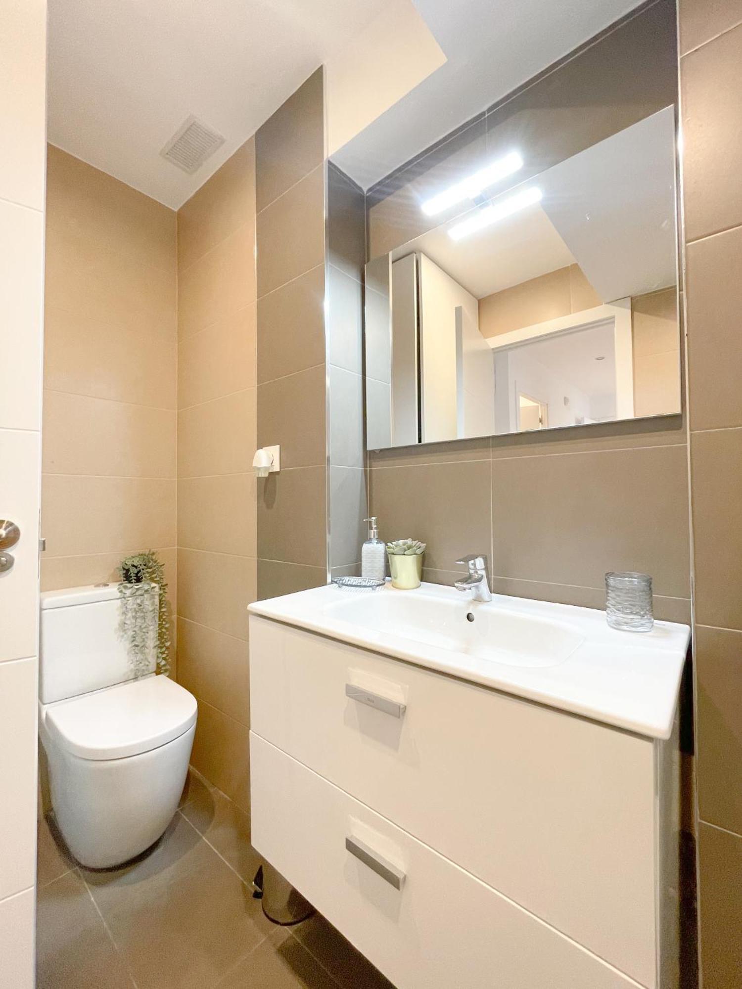 Moderno Apartamento Plz De La Merced Málaga Eksteriør bilde